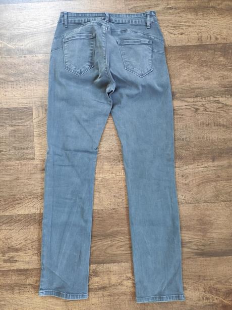 Dámské džíny, 42