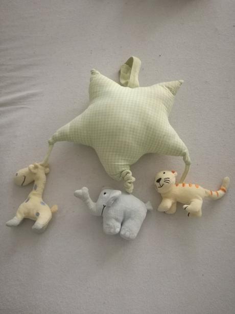 Závěsná hrací hvězda se zvířátky, 