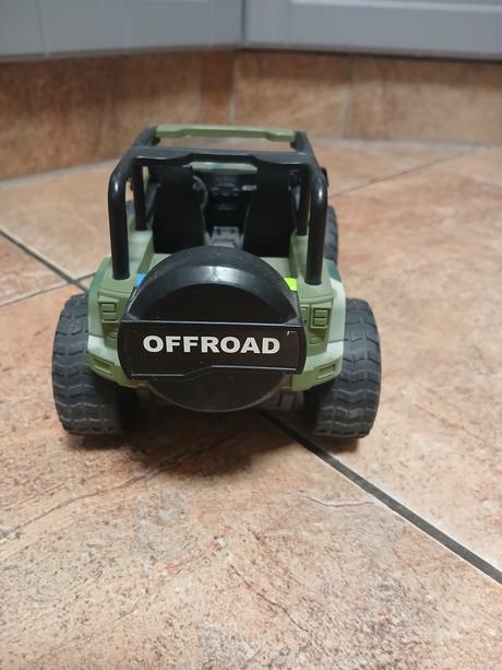 Vojenské auto se zvuky, 