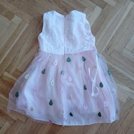 2x sváteční šaty, 104