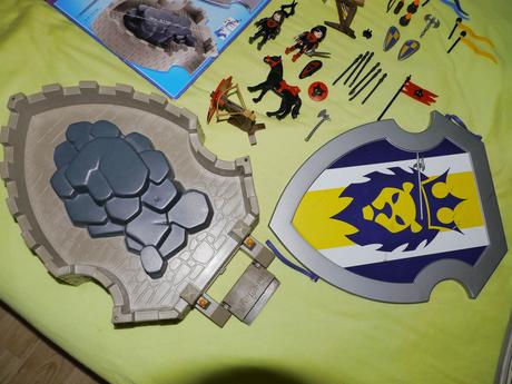 Playmobil 4217 pevnost rytíře s 2 meci, stity, 