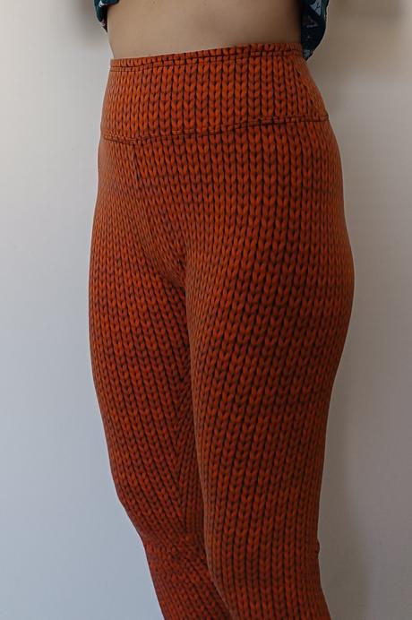 Komplet ručně šité origo bavlněné triko a legíny, m