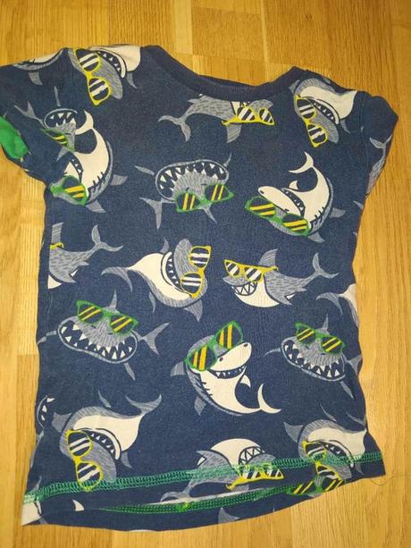 Tričko se žraloky 104 tu, tu,104