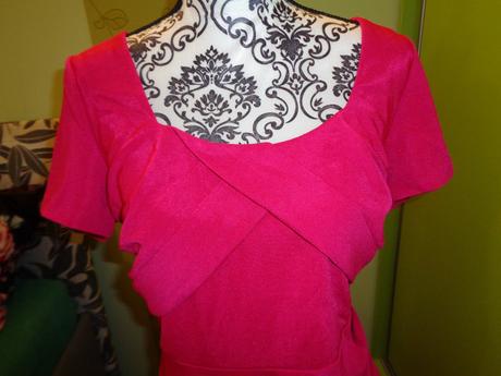 Krásné pružné fuksiové elastické šaty, 38 / m