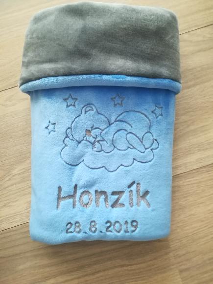 Deka s výšivkou jména na přání-více barev a obrázk,