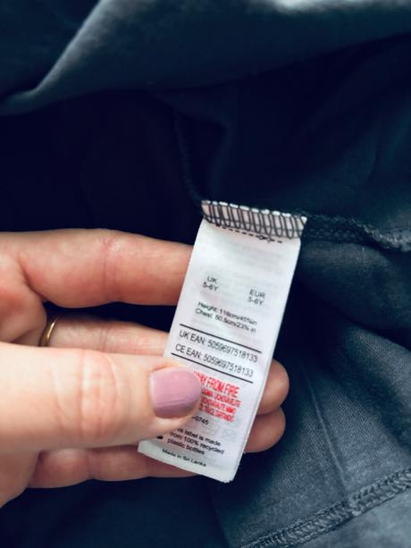 Ob/ šaty halloween - v.5/6 let,