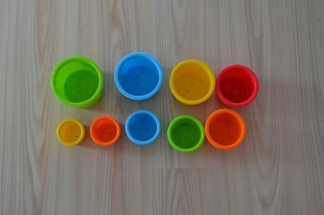 Skládačka, kelímky v různých vel, 