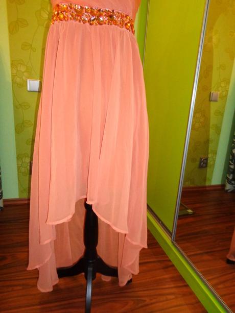 Krásné meruňkové společenské šaty, 42