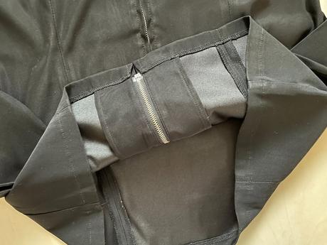 Černá bunda s kapucí, vel neuvedena cca l/xl a as, xl