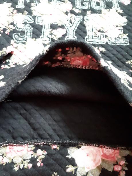 Pěkná kyti mikina, benetton,128