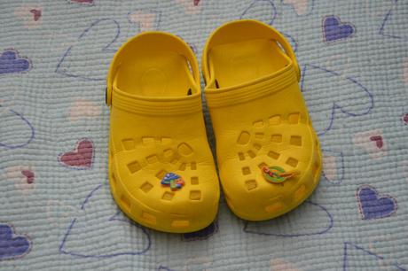 31 32 žluté nazouváky s obrázky, 32