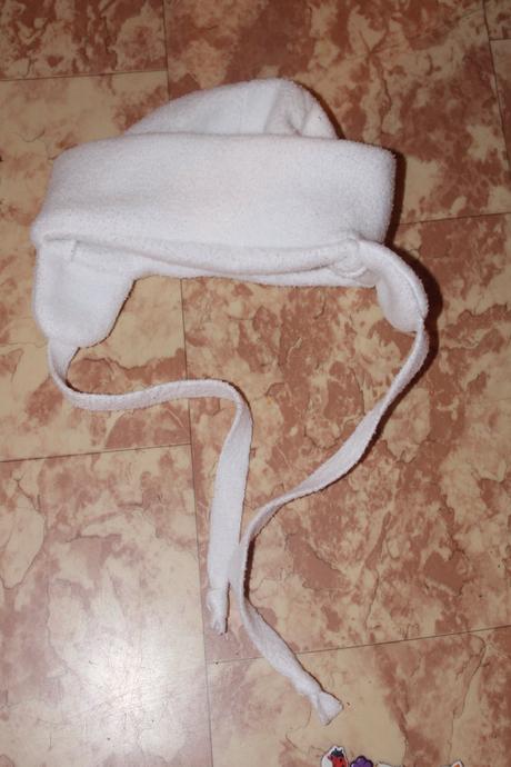 Dětská teplá bílá čepice, čepička obv. 36 - 41 cm, 56