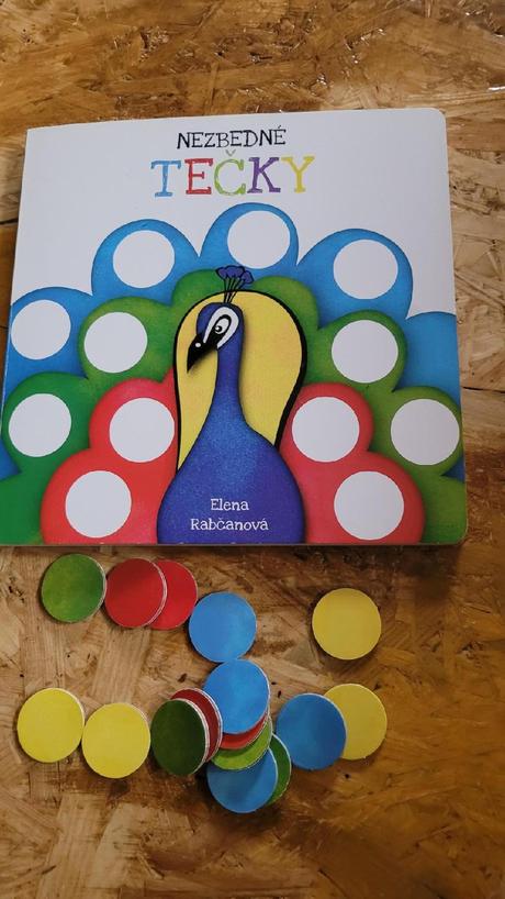 3x kniha (puzzle, vkládání puntíků),