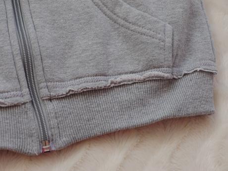 Velmi tepla mikina s koziskem vel. 128, alive,128