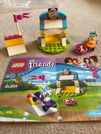 Lego friends 41304 pochoutky pro štěňátka,