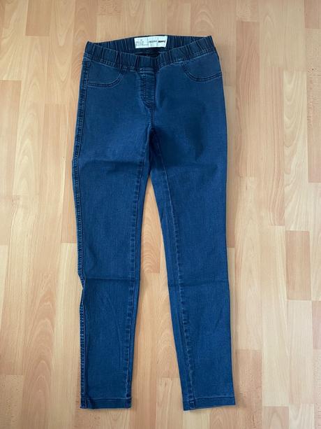 Nové dívčí džegíny, pepperts,158