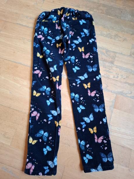 Manšestrové kalhoty motýlek, h&m,134