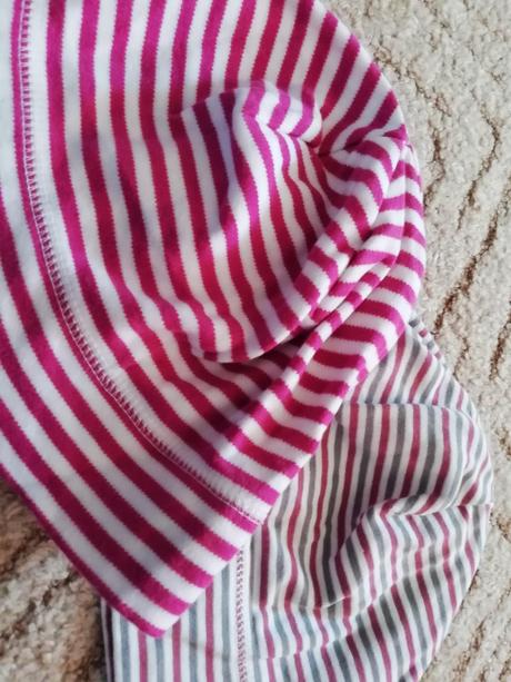 Krásné nové bavlněné čepice 3-6let, 104