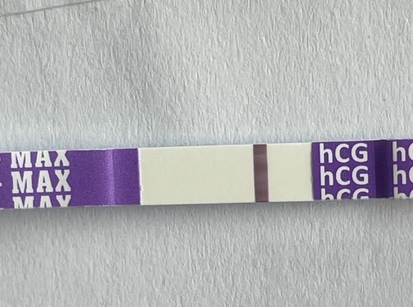 Vidíte pozitivní čárky na těhotenském testu?