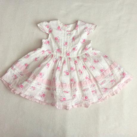 Kouzelné bohaté šatičky zn. george, george,68