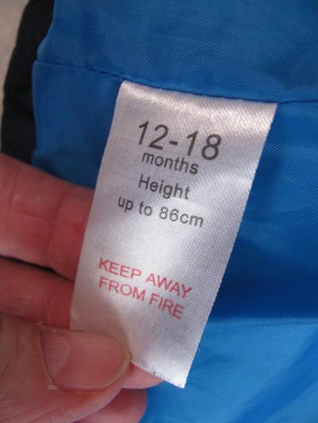 Chlapecká tmavě modrá vesta mašinka tomáš, 86