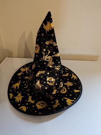 Čarodějnický klobouk pro dospělé a větší děti., 
