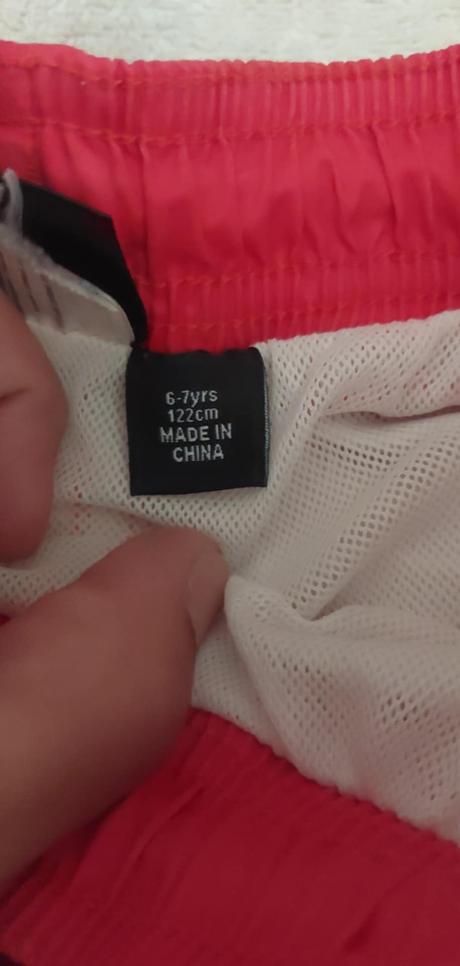 Šortky na plavání, 122