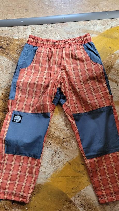 Pláťáky, rifle a 2 x triko, 86–98