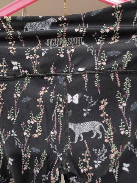 Sportovní legíny květiny leopard motýl, 158