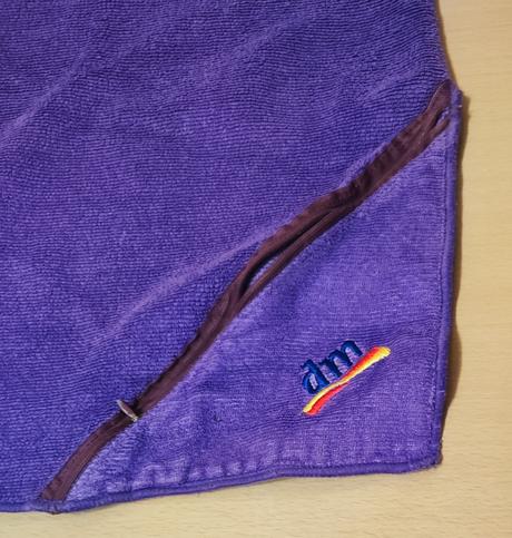 Fialový ručník s kapsičkou, 