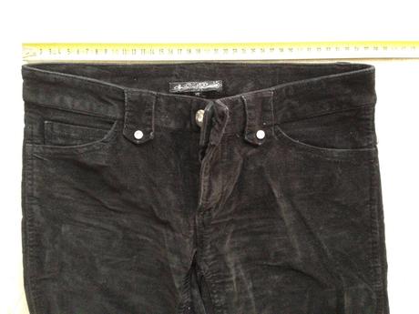 Černé sametové 3/4 kalhoty výšivka vel.xs, 34-36, xs