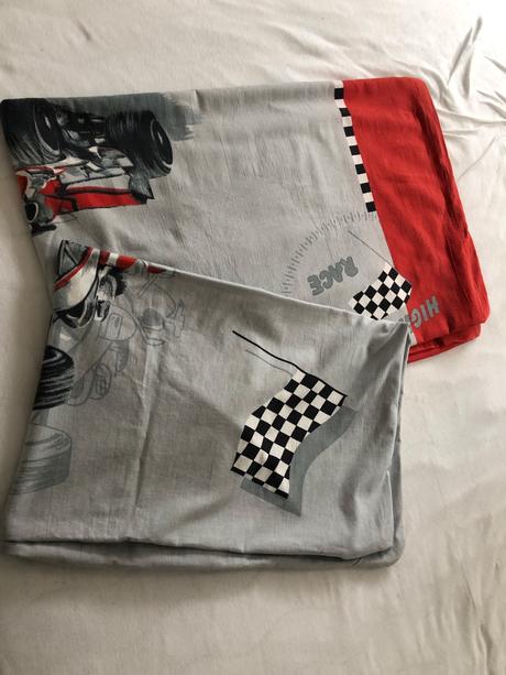 Ložní prádlo s motivem závodních vozů formule 1 pr, 