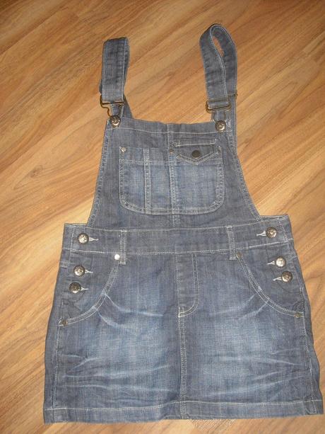 Riflová sukně s laclem, 26