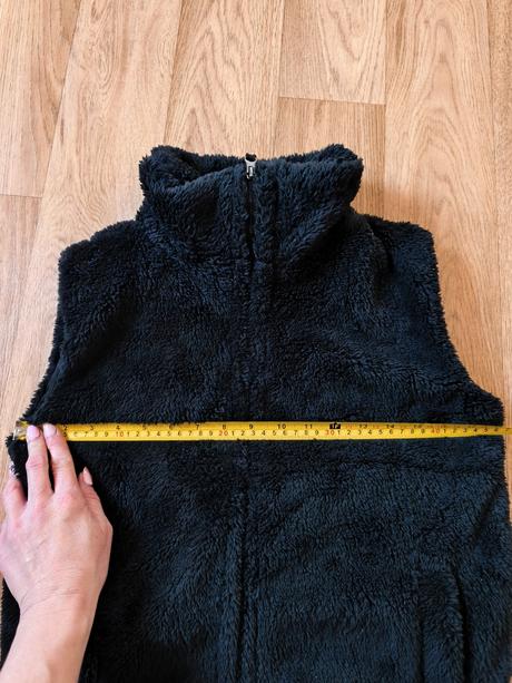 Černá chlupatá vesta 170/xs-s, takko,170