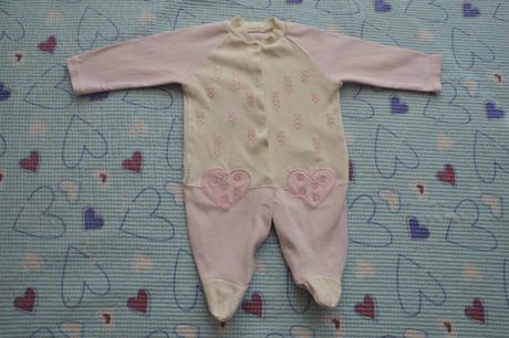 Bavlněný overal se srdíčky - výšivky, 62