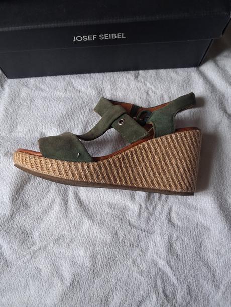 Letní sandály na klínku, 39