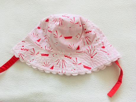 Letni kloboucek obvod 49cm, 104