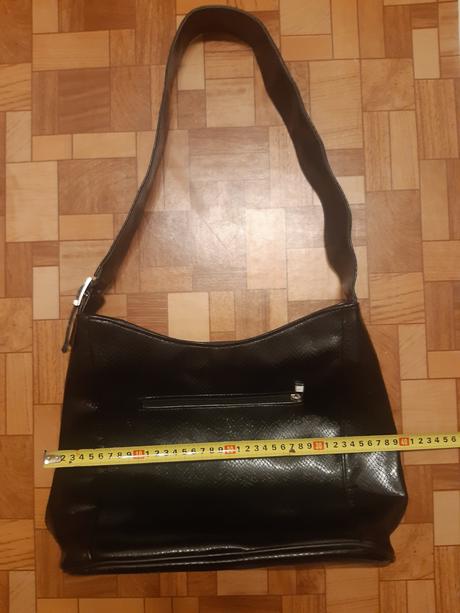 Dámská, černá kabelka - hadinka, 