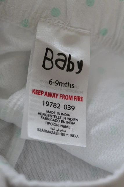 Kraťasy vel. 6 - 9 m, baby,74