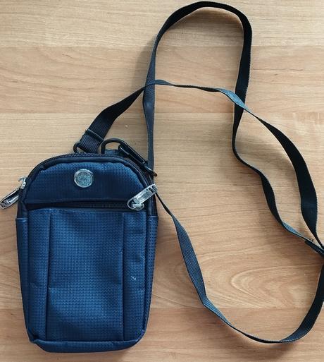 Batohy na záda i přes rameno, 150 kč za kus, loap