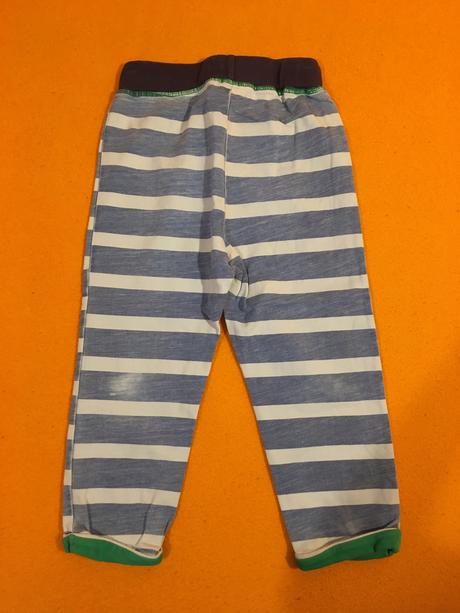 Prouhaté tepláky se záplatami (vel.98-104), 98