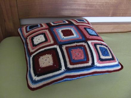 Háčkovaný povlak na polštář, 
