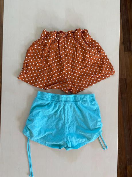 2x kraťásky, vel xs, fb sister a primark, xs