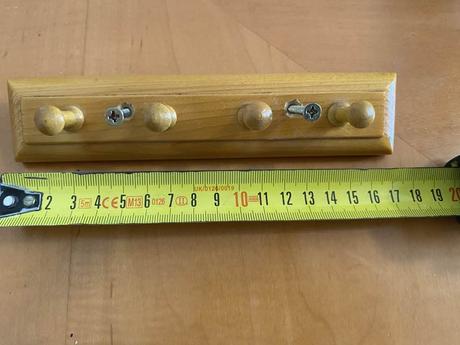 Dřevěný věšák, 