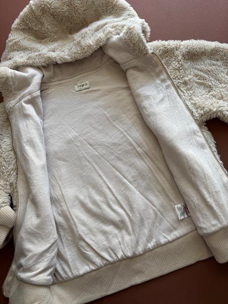 Cb/ mikina chlupaťočká - v.6/7 let, f&f,122