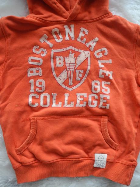 Mikina s kapucí, 122