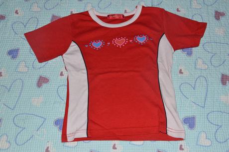 Červené tričko s obrázky, třpytivé efekty, 110