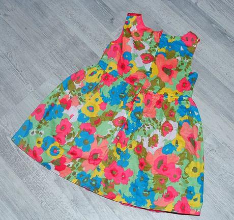 Slavnostní společenské i letní šaty s květy, miniclub,98