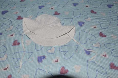 Bílý letní klobouk s širokou krempou, vel. 68/74, h&m,74