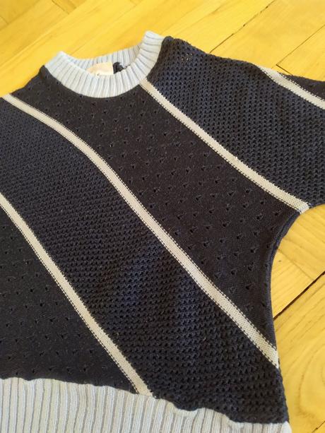 Modrý svetřík, 104